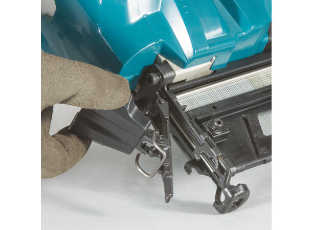 Makita Dykkertpistol LXT DBN600ZJ 18V 25 – 64 mm, 1,6 mm / 16Ga