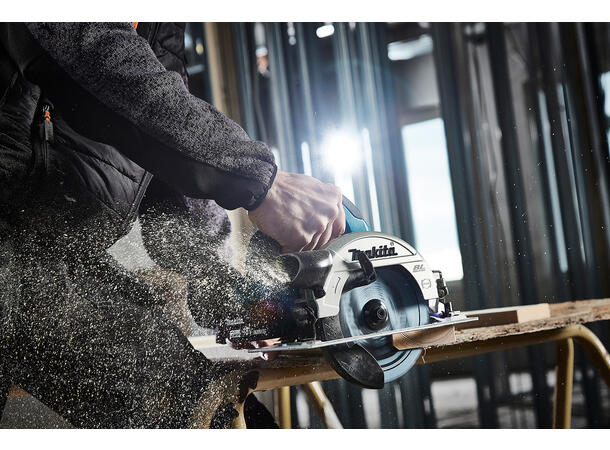 Makita Sirkelsag LXT DHS660Z 18V 5 000 min-¹, 165 mm